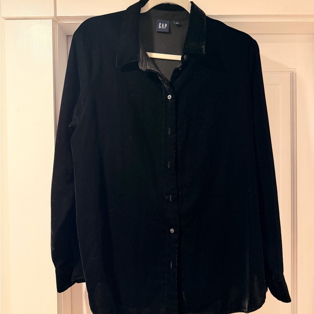 GAP  Women’s Velvet Black Shirt